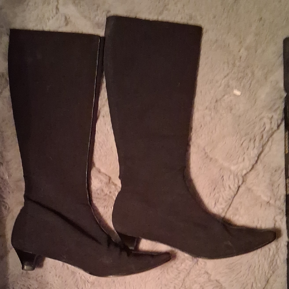 clearence frim $900 Ferragamo Black Heeled Boots